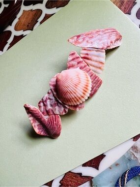Boutique Pink Tones Shell Cluster Hair Clip- Handcrafted, Like New!